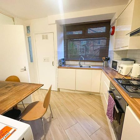 Villa Flat 4, Kingsbury House Londra Esterno foto