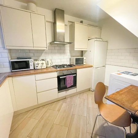 Villa Flat 4, Kingsbury House Londra Esterno foto