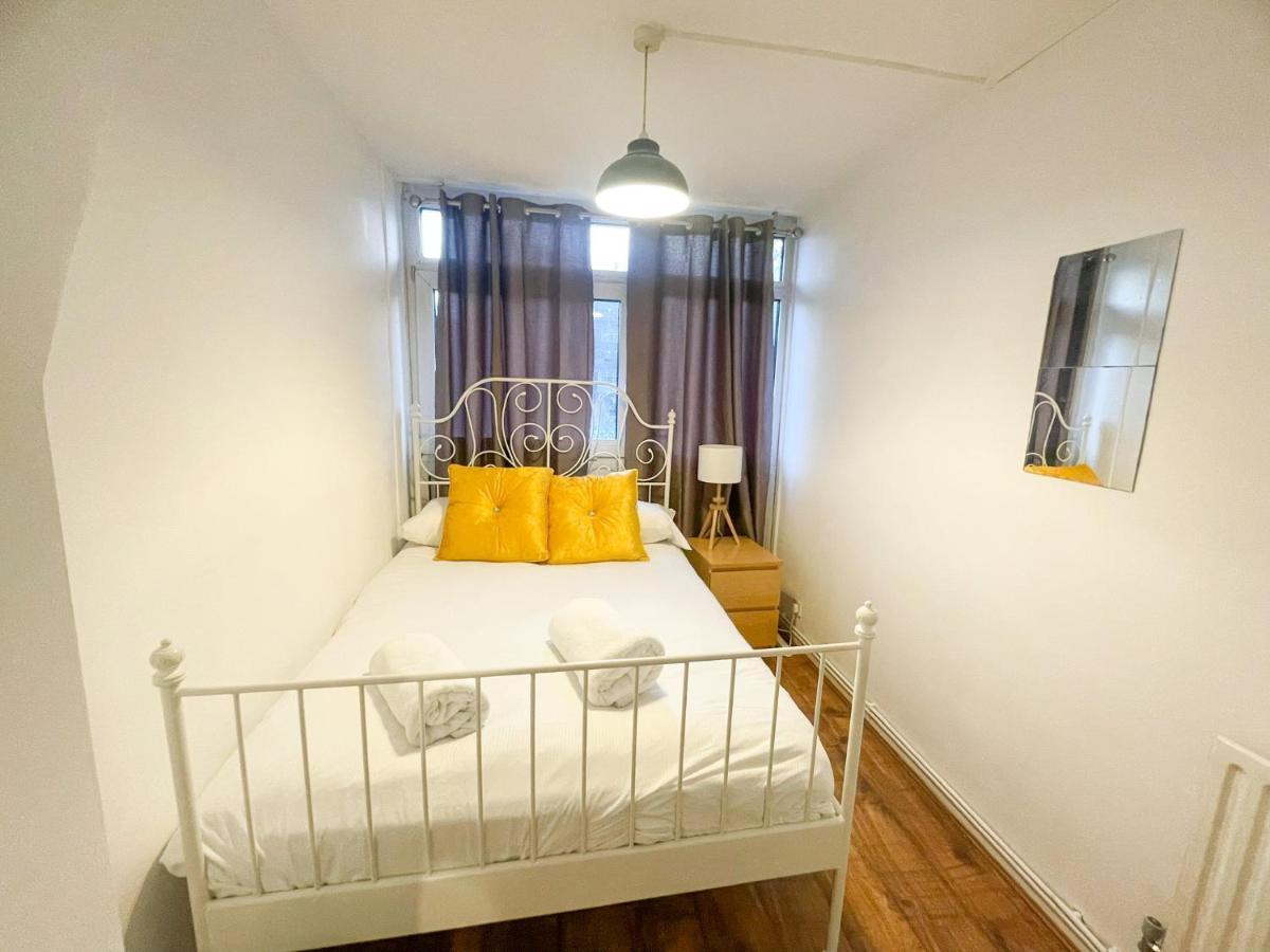 Villa Flat 4, Kingsbury House Londra Esterno foto