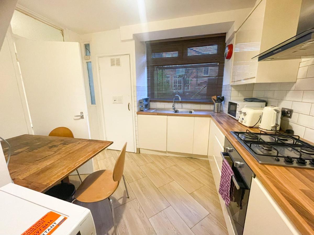 Villa Flat 4, Kingsbury House Londra Esterno foto