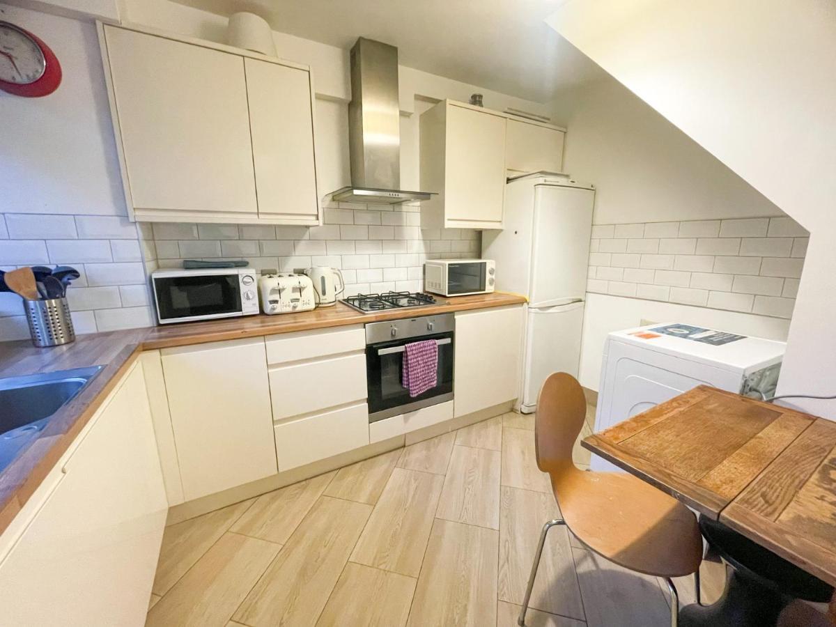 Villa Flat 4, Kingsbury House Londra Esterno foto